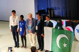 Học sinh Việt Nam giành Giải thưởng “STEM for All” tại Olympic Vật lí Quốc tế 2025