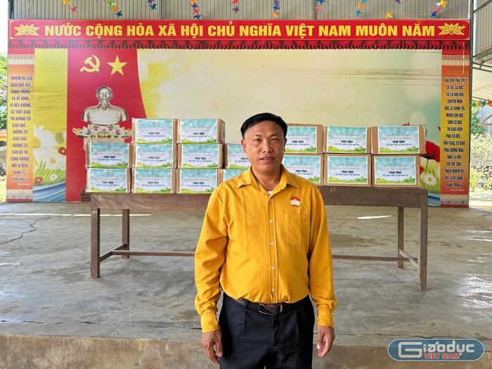 Ông Xồng Bá Nỏ - Chủ tịch Ủy ban Mặt trận Tổ quốc xã Tam Thái (tỉnh Nghệ An). Ảnh: Đào Hiền