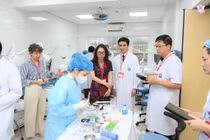 Có kỳ thi năng lực hành nghề, đãi ngộ đối với bác sĩ cũng cần được xem xét tương xứng