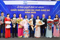 Lễ trao quyết định bổ nhiệm chức danh giáo sư, phó giáo sư năm 2025 tại Trường Đại học Khoa học tự nhiên, Đại học Quốc gia Thành phố Hồ Chí Minh. Ảnh: VNUHCM-US