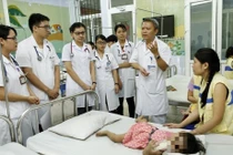 Bác sĩ nội trú phải đóng học phí: Chính sách “không giống ai” cần thay đổi