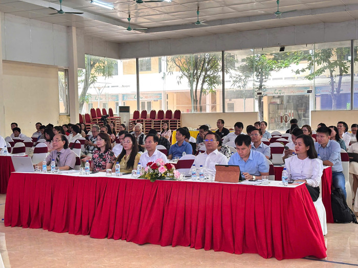Các đại biểu tham gia hội thảo. e449c99b1bf0adaef4e1.jpg