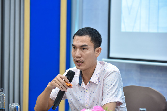 Ông Nguyễn Sơn Tùng - Trọng tài cấp quốc gia - Phó Trưởng Tiểu ban trọng tài (Liên đoàn Bóng rổ Hà Nội) giải đáp thắc mắc của các đội tham dự. mvp-0462.jpg