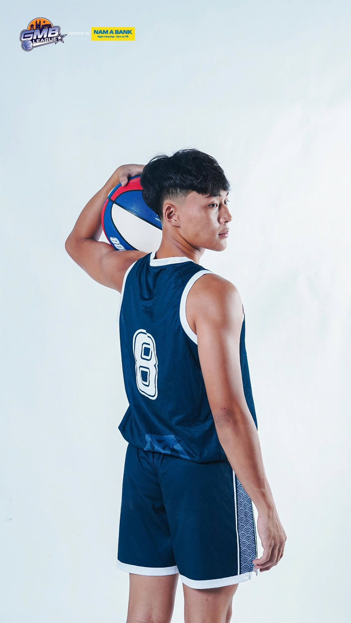 Dương Xuân Bảo là đội trưởng đội bóng rổ U18 nam Vinschool The Harmony tại GMB League 2025. 518390849-772004115338684-2258512083486891098-n.jpg