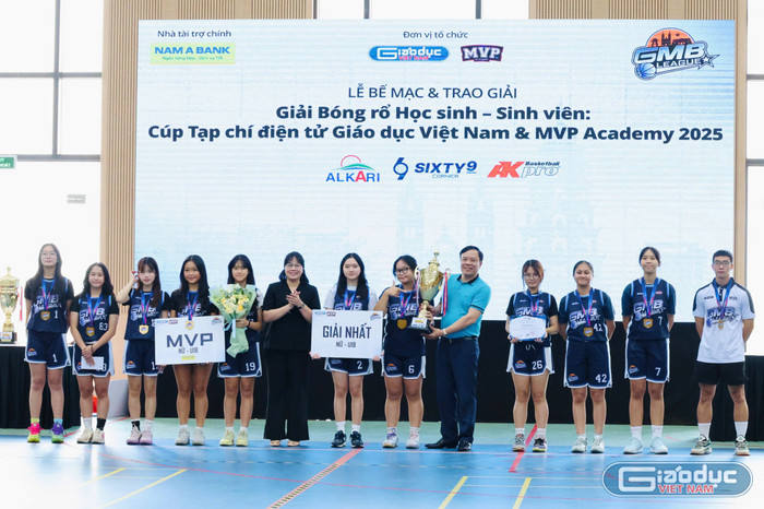 Giải Nhất nội dung U18 nữ thuộc về đội Vinschool The Harmony. Giải Nhất nội dung U18 nữ thuộc về đội Vinschool The Harmony.