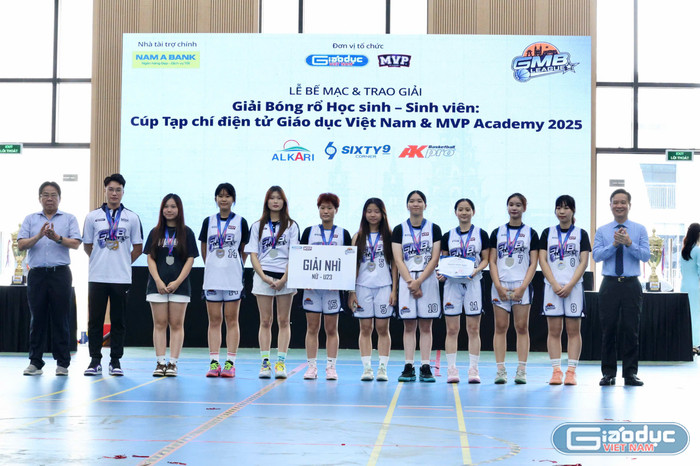 Giải Nhì nội dung U23 nữ thuộc về đội Trường Đại học Ngoại thương. gdvn-ck-12.jpg