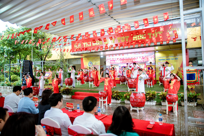 Tiết mục trống hội mở màn buổi lễ. media-35.jpg
