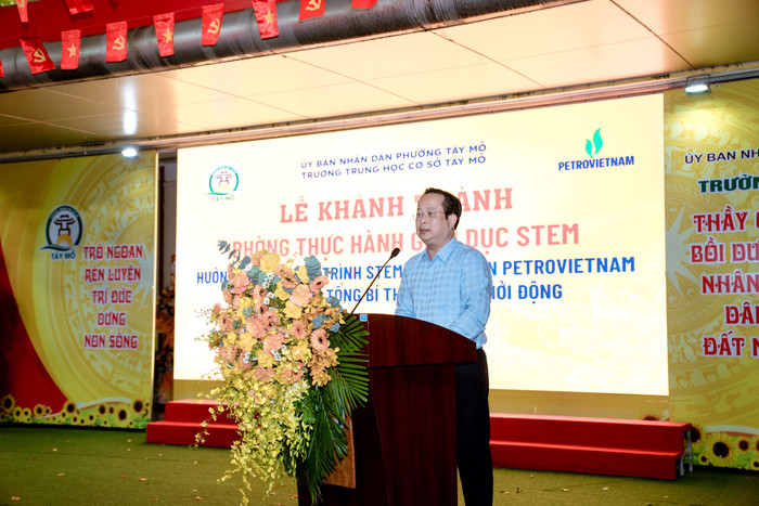 Ông Trần Thế Cương - Thành uỷ viên, Giám đốc Sở Giáo dục và Đào tạo Hà Nội. media-336.jpg