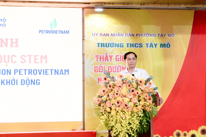 Ông Bùi Thanh Sơn - Ủy viên Trung ương Đảng, Phó Thủ tướng Chính phủ phát biểu chỉ đạo. media-321.jpg