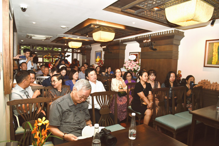 Buổi ra mắt sách có sự tham gia của nhiều đồng nghiệp nhà báo Nguyễn Hào từng công tác tại Đài Tiếng nói Việt Nam. b8f3e94e-35c7-4600-8305-579d76357d53.jpg