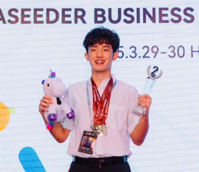 Lê Đại Quang - học sinh lớp 11G0 Trường Trung học cơ sở - Trung học phổ thông Newton ghi dấu nhiều thành tích ấn tượng. 616b3b08b05605085c47.jpg