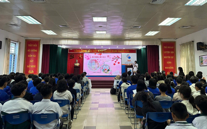 Chương trình giao lưu văn hóa Nhật Bản của Trường Trung học cơ sở và Trung học phổ thông M.V.Lômônôxốp. Ảnh: website nhà trường 486164190-695959026434953-5727283222719978464-n-6196.jpg