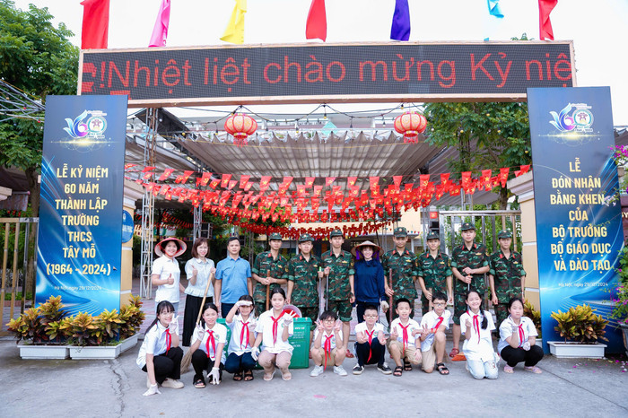 Các em học sinh đều hào hứng tham gia phong trào với mong muốn giữ gìn môi trường xanh - sạch - đẹp. 020f7f16-4a75-45e7-850e-c1c727e2b805.jpg