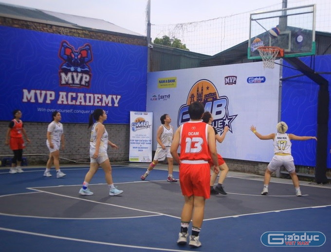 Đội U18 nữ Kim Liên (áo trắng) là ứng cử viên sáng giá cho ngôi vô địch nội dung U18 nữ năm nay. gdvn-kl.jpg