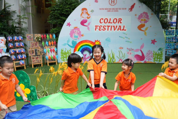 Trường Mầm non Hoa Trà My có khuôn viên xanh mát, rộng rãi. Trẻ có thể chơi và học cùng với thiên nhiên. picture2.jpg