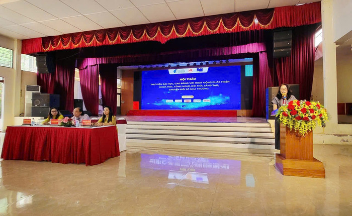 Ban tổ chức Tuyên bố lý do và giới thiệu đại biểu. 5e967fc149aafff4a6bb.jpg