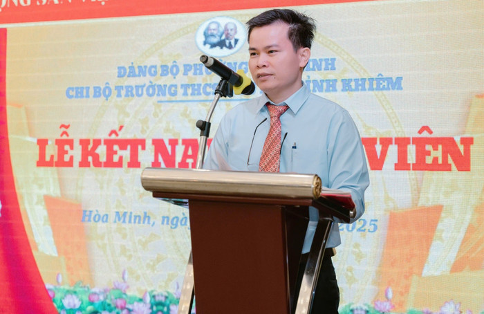 Thầy Bùi Duy Quốc – Hiệu trưởng Trường Trung học cơ sở Lương Thế Vinh (quận Liên Chiểu, thành phố Đà Nẵng). Ảnh: NVCC. 54668c918c4739196056.jpg