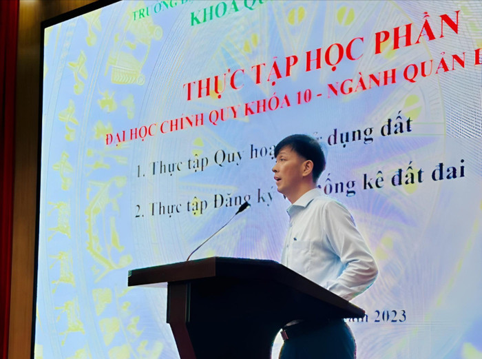 Tiến sĩ Phạm Anh Tuấn - Trưởng khoa Khoa Quản lý đất đai, Trường Đại học Tài nguyên và Môi trường Hà Nội. Ảnh NVCC snapedit-1750845391825-2198.jpg