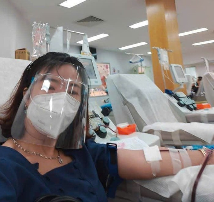Cô giáo Cao Thị Mộng Chấm - Giáo viên Trường Tiểu học Vĩnh Lộc 2, Thành phố Hồ Chí Minh trong một lần đi hiến máu tình nguyện. Ảnh: tác giả cung cấp z6479565148848-8a7b3a0c91f042d2239f58bbccb0a706-9611-2692-513-951.jpg