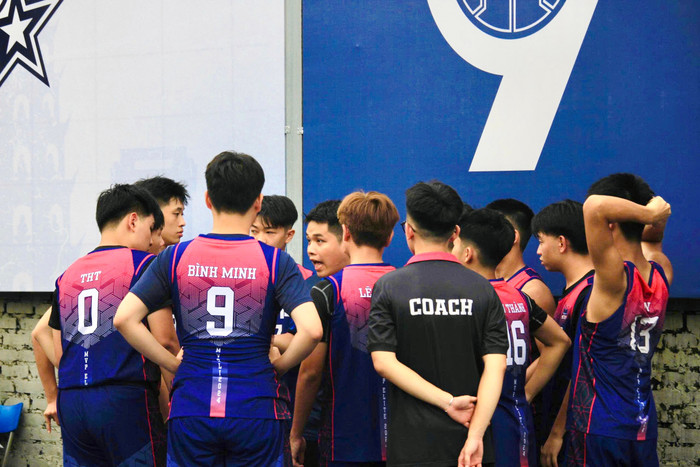 Đội tuyển MVP hội ý, bàn chiến thuật để lội ngược dòng, giành chiến thắng trước Marie Curie. 3a00a2c0-b80b-4632-95fd-53b68b5e5479.jpg