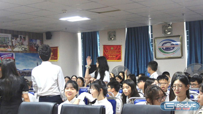 Các em học sinh của Trường Trung học cơ sở - Trung học phổ thông Newton bày tỏ sự thích thú với cuộc thi và cho biết sẽ tham gia mùa 2. gdvn-55.jpg