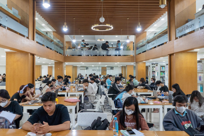 Hình ảnh không gian học tập tại thư viện Trường Đại học Công Thương Thành phố Hồ Chí Minh. Ảnh: NTCC
