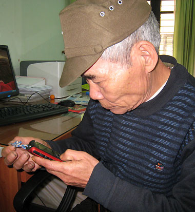 Số tiền đi vay gần 200 triệu, ông Bá cũng chưa biết sẽ trả như thế nào. Ảnh: N.P.