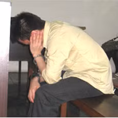 Giết bé gái 3 tuổi chỉ vì bị giật bịch bánh.