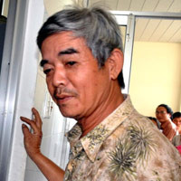 Ông Nguyễn Mùi - Cha nuôi bé Phi (Ảnh: Phunutoday)