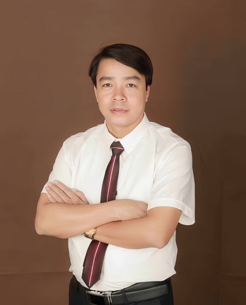 Thầy Nguyễn Trung Kiên - Giám đốc Trung tâm Giáo dục nghề nghiệp - Giáo dục thường xuyên huyện Tiên Lữ (Hưng Yên). Ảnh: NVCC.