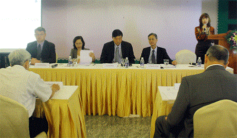 Đại diện công ty VBL tại buổi họp báo đã khẳng định không có bia lon Heineken giả hay bia lon Heineken giá rẻ nhập khẩu từ Trung Quốc