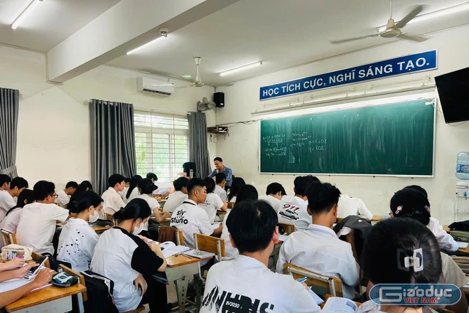 Tỷ lệ HS học tổ hợp A00, C00 ở nhiều trường lên tới 60-90%, nay trường ĐH dự kiến bỏ xét tuyển