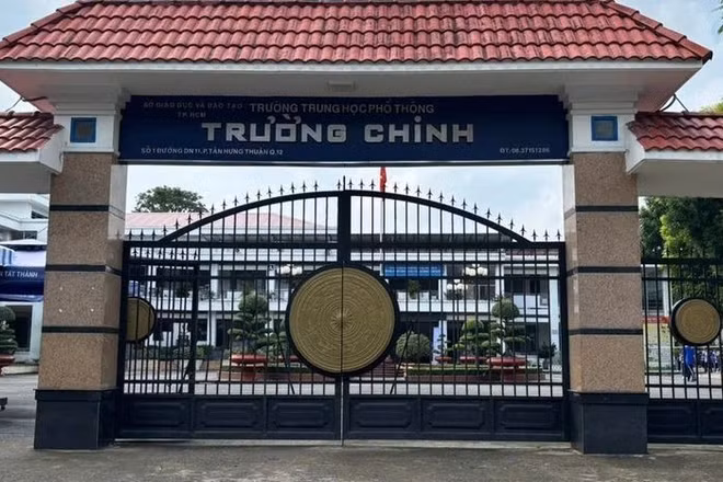 Một lớp THPT Trường Chinh cuối năm học vẫn đóng quỹ lớp, hiệu trưởng chỉ đạo trả lại tiền