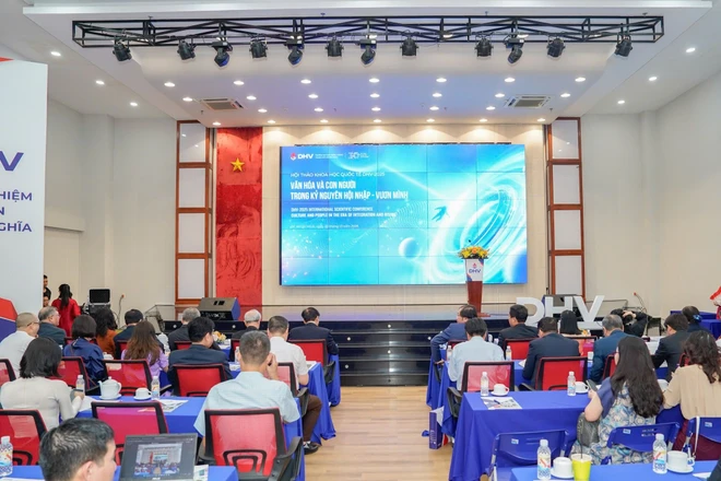 Văn hóa và con người trong kỷ nguyên hội nhập – vươn mình