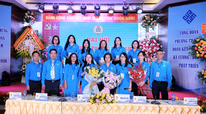 Ban chấp hành Công đoàn phường ra mắt Đại hội. dscf1430.jpg