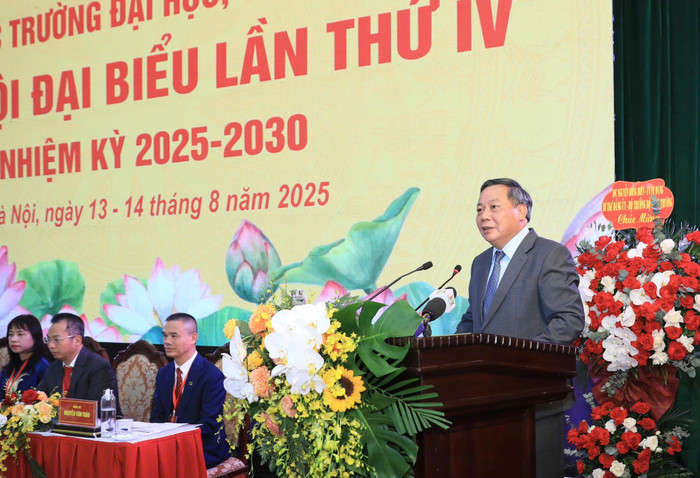 Phó Bí thư Thường trực Thành ủy Hà Nội Nguyễn Văn Phong phát biểu chỉ đạo tại đại hội. Ảnh: Hanoimoi.vn Phó Bí thư Thường trực Thành ủy Hà Nội Nguyễn Văn Phong phát biểu chỉ đạo tại đại hội. Ảnh: Hanoimoi.vn