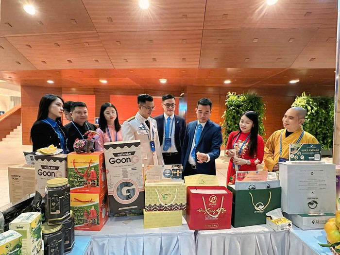 Mô hình thanh niên ứng dụng công nghệ cao trong sản xuất nông nghiệp. 1d0997e9-88a6-43d7-b978-9e881fa0c129.jpg