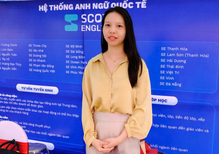Bà Phạm Bích Ngọc - Phụ trách tuyển dụng của Hệ thống Anh ngữ Scots English tại Ngày hội việc làm VYA năm 2025. ngoc.jpg