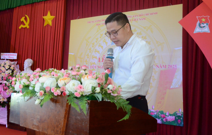 Thạc sĩ Bùi Văn Tuyển – Phó Trưởng Phòng, Phụ trách Phòng Đào tạo và Công tác sinh viên, Phân hiệu Học viện Thanh thiếu niên Việt Nam tại Thành phố Hồ Chí Minh trình bày báo cáo tổng kết khóa học. dsc-0134.jpg