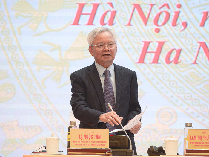 Ông Tạ Ngọc Tấn - Phó Chủ tịch thường trực Hội đồng Lý luận Trung ương, Tổ phó thường trực Tổ Biên tập Văn kiện Đại hội XIV tại Họp báo quốc tế. 7e7aa951-e1f0-468d-9344-e7b433677eb8.jpg