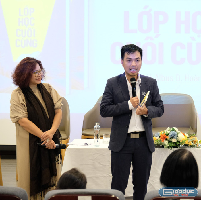 Đại diện AnPublishing & Education và tác giả Hoàng Anh Đức giới thiệu về cuốn sách. gdvn-anh-1.jpg