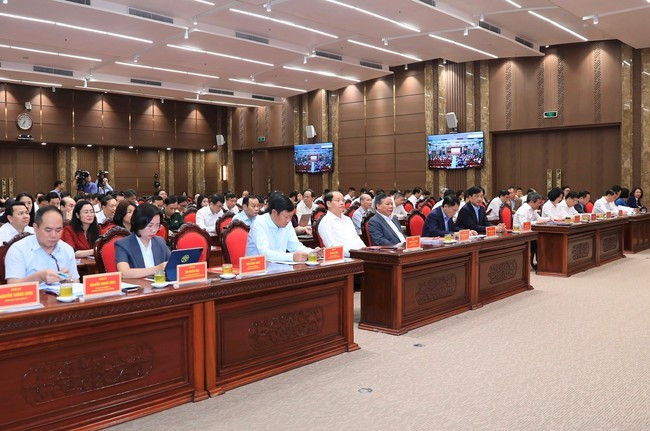 Các đại biểu dự Hội nghị tại điểm cầu Thành ủy. Ảnh: Hanoi.gov.vn