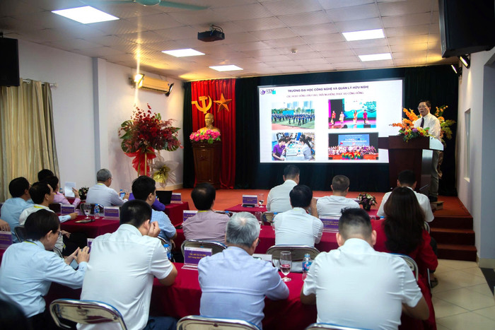 Toàn cảnh buổi lễ. 4278911b-f9ee-46a6-8968-70fa43c16710-2369.jpg