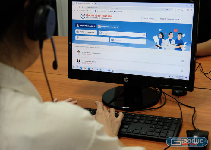Người bệnh cũng có thể đặt lịch thăm khám qua tổng đài bệnh viện. gdvn-truc-tong-dai.jpg