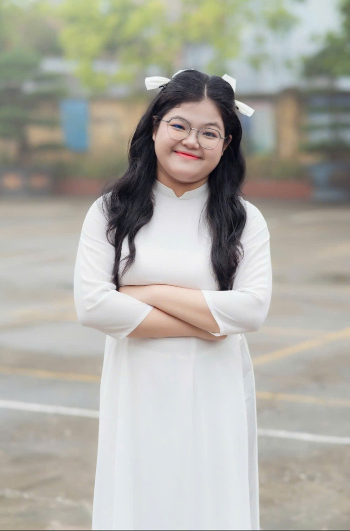 Em Nguyễn Thái An - học sinh lớp 12B1, Trường Trung học phổ thông Kim Sơn A (Ninh Bình). Ảnh: NVCC. z6809288390022-935c404ead3e1cfebe6687be968f1b95.jpg