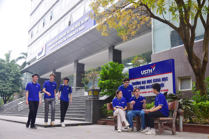 Môi trường quốc tế tại USTH. Ảnh: USTH. anh-usth-1.jpg