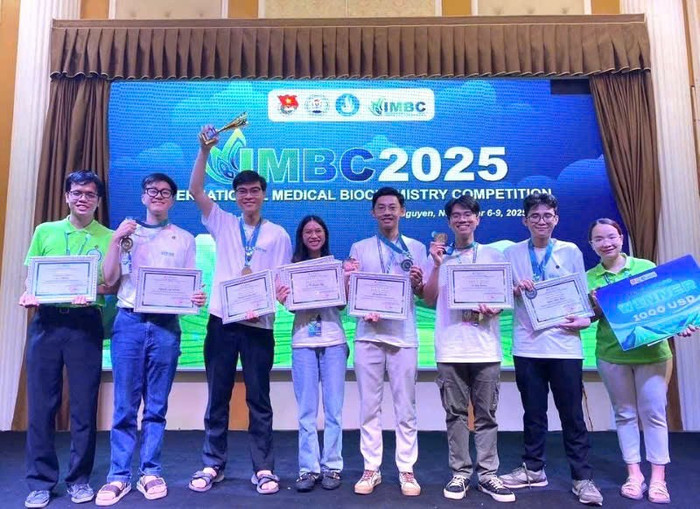 Đội tuyển sinh viên Đại học Huế đã xuất sắc giành ngôi vô địch tại cuộc thi Hóa sinh Y học quốc tế 2025 (IMBC 2025).