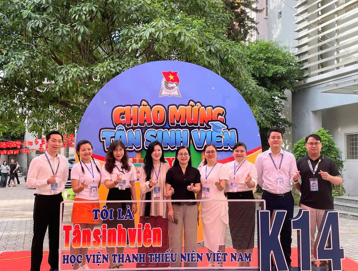 Đội ngũ cán bộ, giảng viên Học viện Thanh thiếu niên Việt Nam đón các tân sinh viên nhập học. 6454585e-bf69-4993-a579-93113045d157.jpg