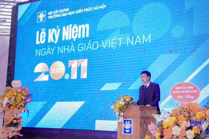 Phó Giáo sư, Tiến sĩ Phạm Minh Hà – Thứ trưởng Bộ Xây dựng phát biểu tại sự kiện. Ảnh: NTCC.