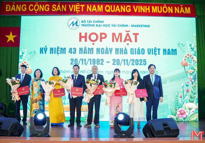 Trường Đại học Tài chính - Marketing vinh danh 6 thầy cô được công nhận đạt chuẩn chức danh phó giáo sư năm 2025. Ảnh: website nhà trường.